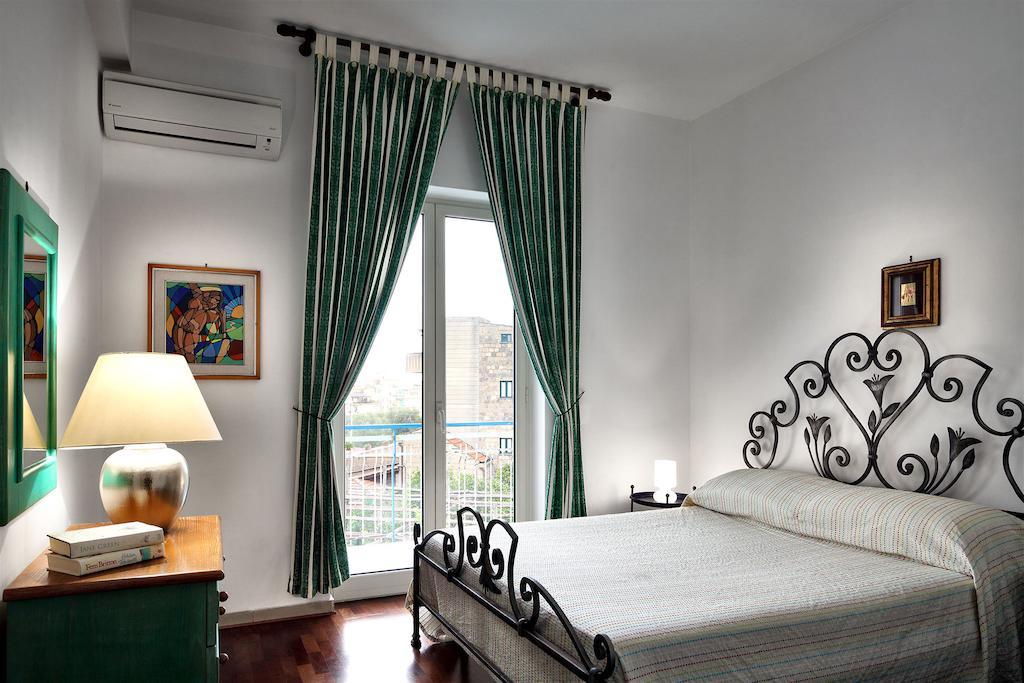 Caruso 1 By Villasandco Rentalsorrento Room photo